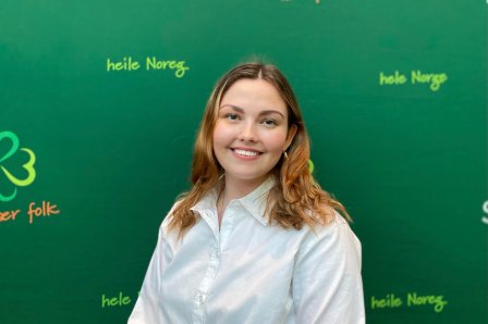 Pressemelding: Andrine (18) valgt som nestleder i Senterungdommen Pressemelding: Andrine (18) valgt som nestleder i Senterungdommen